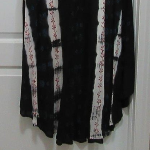 Dress one size NEW  see measurement provided - Picture 5 of 7